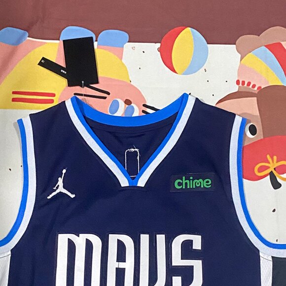 Dallas Mavericks player IRVING 11 dark blue jersey - Picture 3 of 6